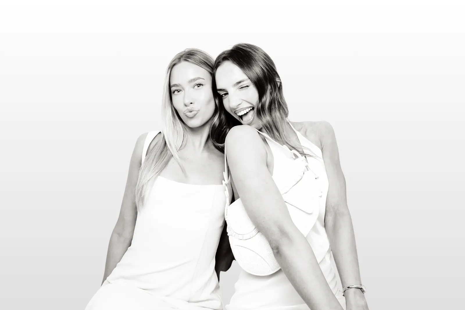 Lucida Lux, the Glam Booth, at an event — 9 of 9