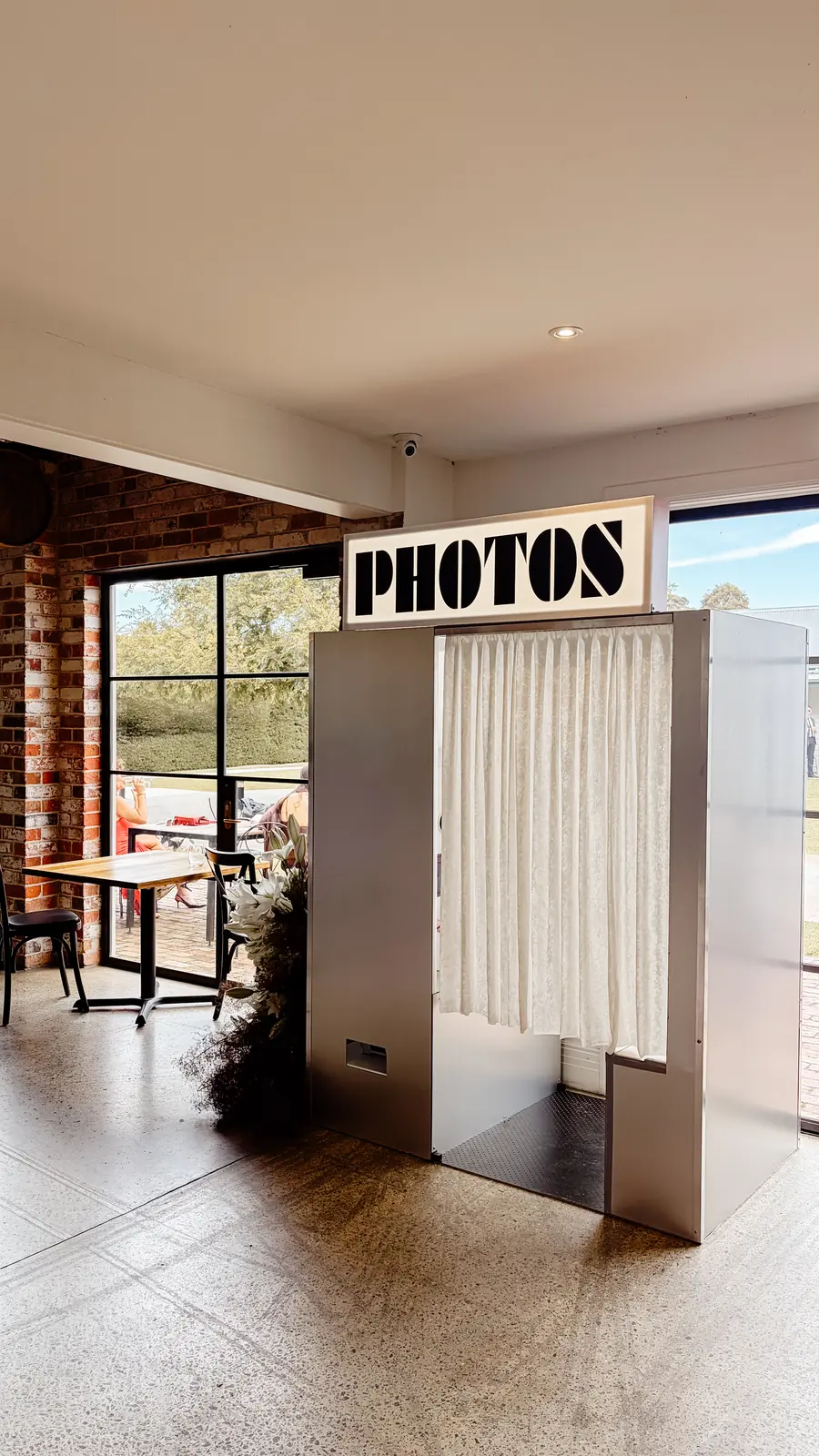 The Futura Lux, the Vintage Booth — 2 of 3