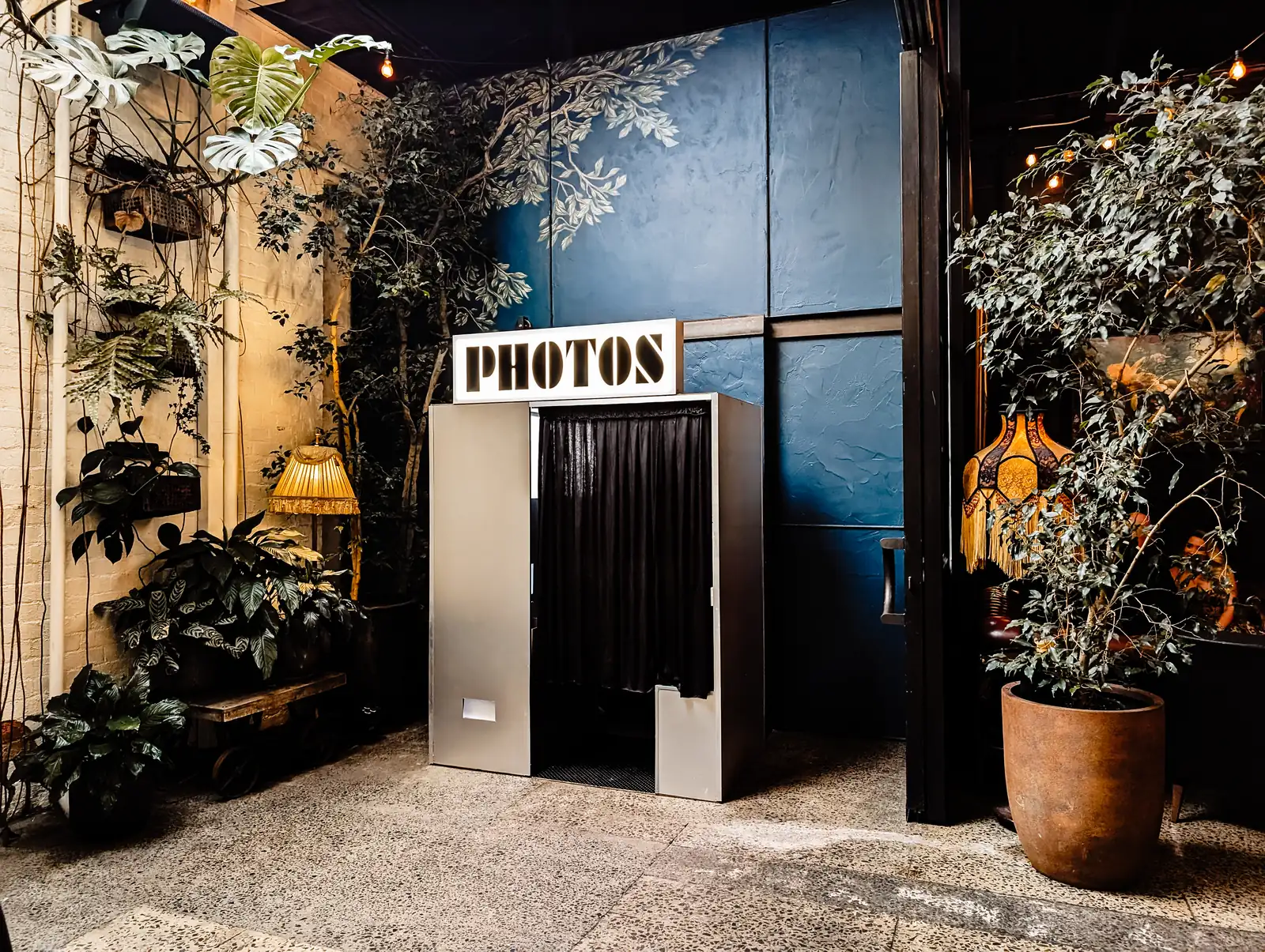 The Futura Lux, the Vintage Booth — 3 of 3